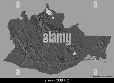 Forma di Oaxaca, stato del Messico, con la sua capitale isolata su uno sfondo di colore pieno. Mappa elevazione bilivello. Rendering 3D Foto Stock