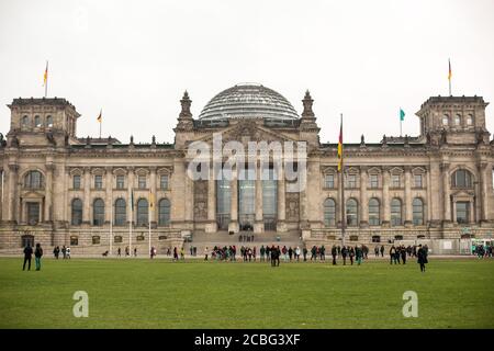 Reichstag edificio del parlamento tedesco Berlino Germania Foto Stock