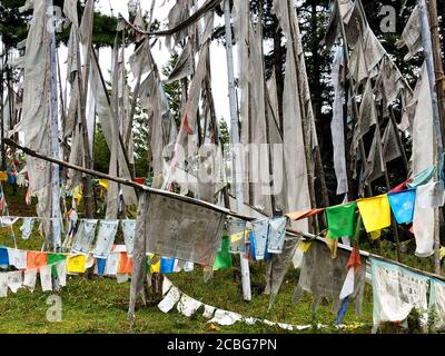 Bandiere di preghiera in Bhutan (primo piano) Foto Stock