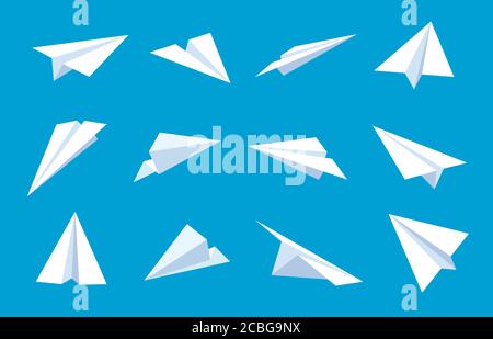 Piano della carta. Aerei volanti in cielo blu, aeroplani in carta bianca da diverse angolazioni e direzioni, simboli vettoriali piatti o di messaggio Illustrazione Vettoriale