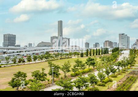 Il paesaggio urbano di Ariake vicino all'area di Ariake Tokyo Big Sight a Tokyo Bay, Giappone Foto Stock