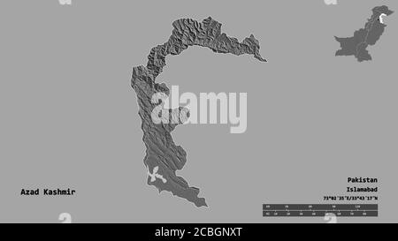 Forma di Azad Kashmir, area del Pakistan amministrata a livello centrale, con la sua capitale isolata su solido sfondo. Scala della distanza, anteprima della regione e etichetta Foto Stock