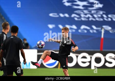 Lisbona, Portogallo. 13 agosto 2020. Firo Champions League: 08/13/2020 FC Bayern Monaco Training Joshua KIMMICH (FC Bayern Monaco) formazione finale FC Bayern Monaco. FOOTBALL CHAMPIONS LEAGUE 2019/2020 QUARTO-FINALE, FC BARCELONA-FC BAYERN MUENCHEN FOTO: Frank Hoermann/SVEN SIMON/Pool/via/firosportphoto a scopo giornalistico! Solo per uso editoriale! Agenzie di stampa nazionali e internazionali NON RIVENDONO! | utilizzo in tutto il mondo credito: dpa/Alamy Live News Foto Stock