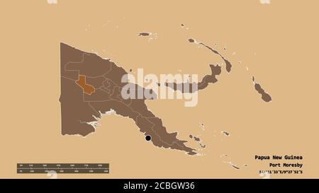 Forma desaturata della Papua Nuova Guinea con la sua capitale, la principale divisione regionale e la separata area di Hela. Etichette. Composizione di regolarmente modellato Foto Stock