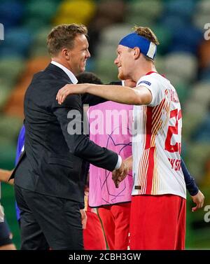 Firo Champions League 1/4 final 13.08.2020 RB Leipzig - Atletico Madrid Lisbona, Portogallo, 13 agosto 2020, giubilo finale: Coach Julian Nagelsmann (RBL) e Marcel Halstenberg (RBL) nella finale finale della partita UEFA Champions League torneo finale RB LEIPZIG - ATLETICO MADRID nella stagione 2019/2020. - LE NORMATIVE UEFA VIETANO QUALSIASI USO DI FOTOGRAFIE come SEQUENZE DI IMMAGINI e/o QUASI-VIDEO - Notizie nazionali e internazionali FUORI uso editoriale SOLO Peter Schatz/Pool/via/firosportphoto | utilizzo in tutto il mondo Foto Stock