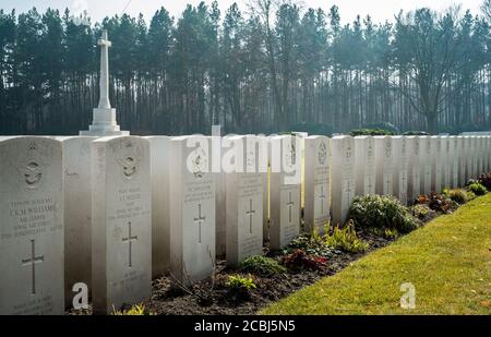 Berlino, Germania 1939 -1945 Commonwealth War Graves cimitero della Commissione - Royal Air Force soldato Foto Stock