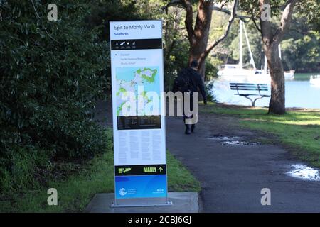 Cartello che indica lo Spit to Manly Walk at Seaforth vicino alla partenza. Sydney, NSW, Australia. Foto Stock