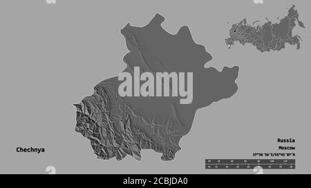Forma della Cecenia, repubblica di Russia, con la sua capitale isolata su solido sfondo. Scala della distanza, anteprima della regione ed etichette. Mappa elevazione bilivello Foto Stock
