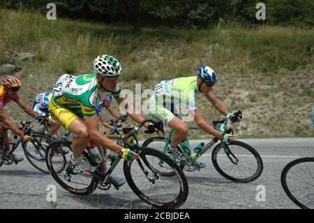Il pro ciclista svedese Magnus Bäckstedt (destra - numero 113) si è disputato nel Tour de France 2005 - tappa 11: Courchevel - Briançon. Foto Stock
