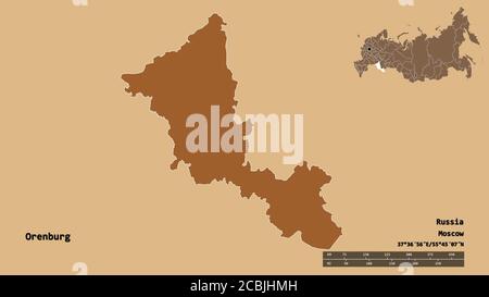 Forma di Orenburg, regione della Russia, con la sua capitale isolata su solido sfondo. Scala della distanza, anteprima della regione ed etichette. Composizione di regolarl Foto Stock