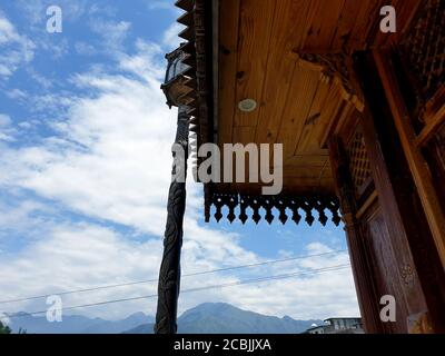 Case galleggianti in legno e ponti sembrano belli. Foto Stock