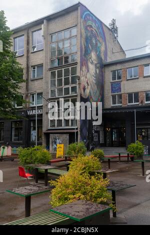 Telliskivi è un ex complesso industriale e ora il centro creativo di Tallinn. Tallinn, Estonia Foto Stock