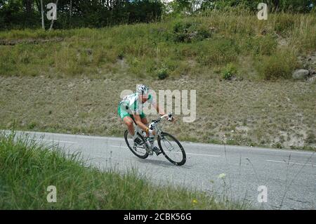 Il ciclista norvegese Thor Hushovd scende da Meribel nelle Alpi francesi durante il palco del Tour de France 2005 (tappa 11). Foto Stock