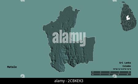 Forma di Matale, distretto dello Sri Lanka, con la sua capitale isolata su solido sfondo. Scala della distanza, anteprima della regione ed etichette. Elevazione ma colorata Foto Stock