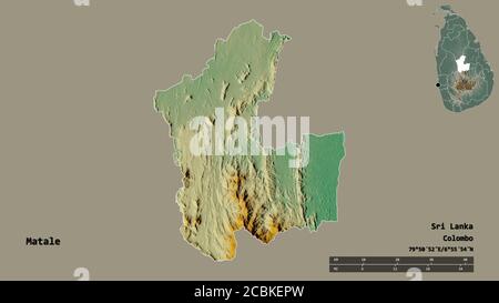 Forma di Matale, distretto dello Sri Lanka, con la sua capitale isolata su solido sfondo. Scala della distanza, anteprima della regione ed etichette. Rilievo topografico m Foto Stock
