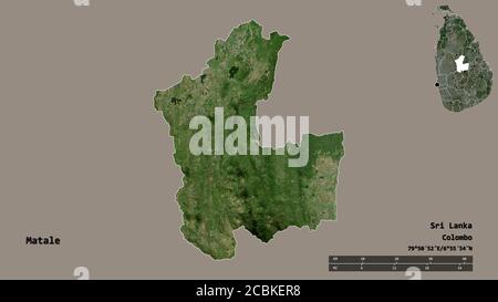 Forma di Matale, distretto dello Sri Lanka, con la sua capitale isolata su solido sfondo. Scala della distanza, anteprima della regione ed etichette. Immagini satellitari. 3 Foto Stock