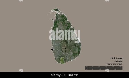 La forma desaturata dello Sri Lanka con la sua capitale, la principale divisione regionale e l'area separata di Matara. Etichette. Immagini satellitari. Rendering 3D Foto Stock