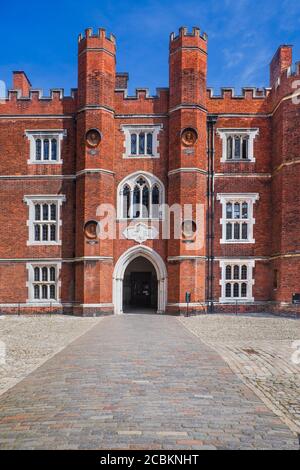 Inghilterra, Richmond sul Tamigi. Hampton Court Palace, base Court. Foto Stock