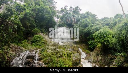 Cascate di na Muang nella foresta pluviale, Koh Samui, Thailandia Foto Stock