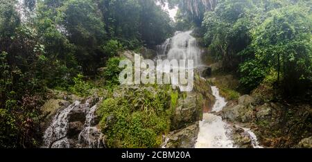 Cascate di na Muang nella foresta pluviale, Koh Samui, Thailandia Foto Stock