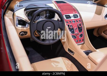 NEW YORK, NY - 1 APRILE 2015: Aston Martin mostra Aston Martin Vanquish Volante al New York International Auto Show 2015 Foto Stock