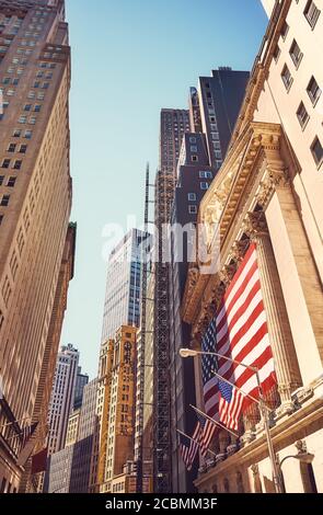 Immagine in tonalità vintage di Wall Street a Manhattan, New York City, USA. Foto Stock