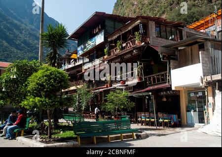 Edificio nella piazza principale Auges Caliente Foto Stock