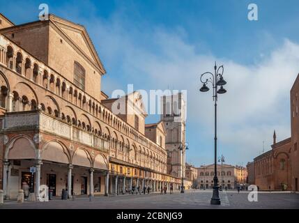 Ferrara - la piazza centrale della città vecchia - Piazza Trento Trieste. Foto Stock