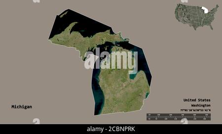 Forma del Michigan, stato della terraferma degli Stati Uniti, con la sua capitale isolata su solido sfondo. Scala della distanza, anteprima della regione ed etichette. Satellit Foto Stock