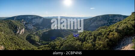 Ardeche Francia, vista dell'arco Narurale a Vallon Pont D'Arc in Canyon di Ardeche in Francia Foto Stock