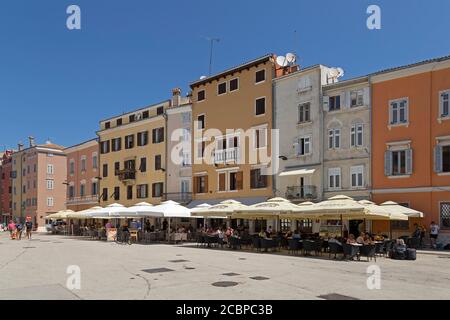 Piazza Marsala Tita, Città Vecchia, Rovigno, Istria, Croazia Foto Stock