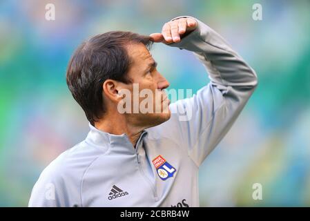 (200815) -- LISBONA, 15 agosto 2020 (Xinhua) -- Rudi Garcia, capo allenatore dell'Olympique Lyonnais, reagisce durante una sessione di allenamento in vista della partita della UEFA Champions League tra Manchester City e Olympique Lyonnais a Estadio Jose Alvalade il 14 agosto 2020 a Lisbona, Portogallo. (Julian Finney/UEFA/Handout via Xinhua) Foto Stock