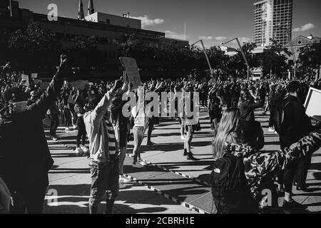 Eindhoven, Paesi Bassi, 6/6/2020, UNA grande folla di attivisti che protestano per i diritti delle vite nere. Foto Stock