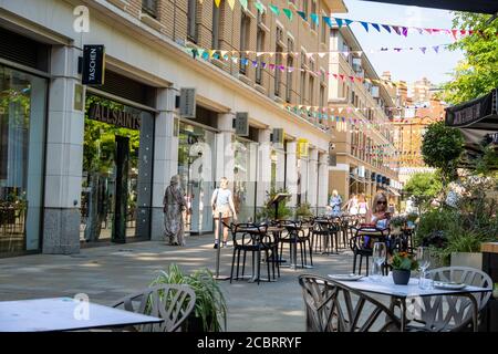 Londra - Agosto 2020: Duke of York Square sulla Kings Road, Chelsea - Londra. Un'esclusiva area commerciale e di svago Foto Stock