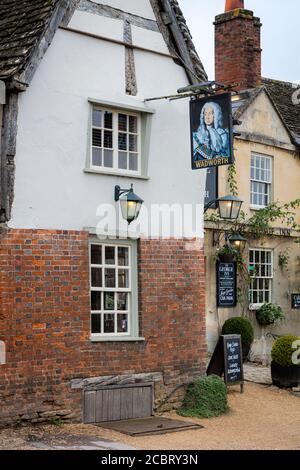 The George Inn (est.1369) - il più antico pub di Lacock, Wiltshire, Inghilterra, Regno Unito Foto Stock