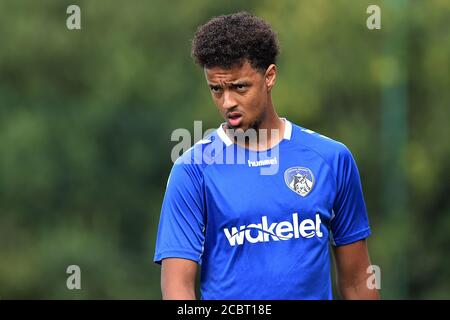 OLDHAM, INGHILTERRA - 15 AGOSTO il Cameron Borthwick Jackson di Oldham Athletic è in azione durante la pre-stagione amichevole partita tra Oldham Athletic e Acccrington Stanley a Chapel Road, Oldham sabato 15 agosto 2020. (Credit: Eddie Garvey | MI News) Credit: MI News & Sport /Alamy Live News Foto Stock