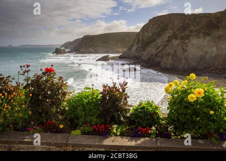 Riflessioni a Point in Cornovaglia catturate una mattina Metà luglio Foto Stock