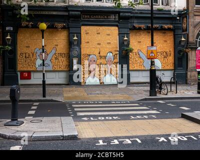 Il Garrick Arms Pub, Charing Cross, chiuso e imbarcato Foto Stock