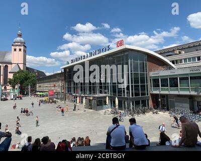 Koln Hauptbahnhof, nota anche come stazione centrale di Colonia. Colonia Koln, Nord Reno-Westfalia / Germania. Foto Stock