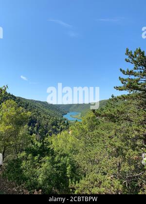 Lago Visovacko nel parco nazionale di Krka in Croazia Foto Stock