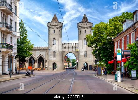 Nauener Tor (porta di Nauen) è una delle tre porte conservate di Potsdam, in Germania. Foto Stock