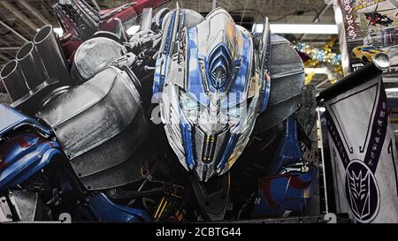 La replica della statua del robot Optimus prime di Transformers Age Di estinzione sono state visualizzate Foto Stock