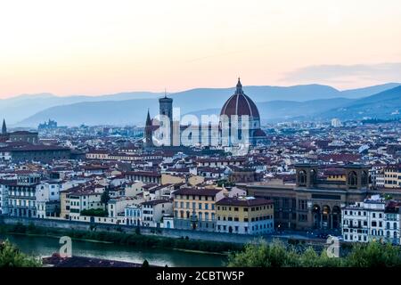 Una vista panoramica di Firenze da Piazzale Michelangelo Foto Stock