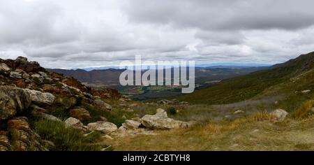 La vista dal Passo Swart sul paesaggio in La valle dei Monti Swart Foto Stock