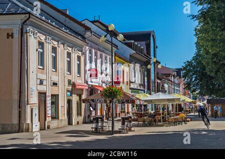 Edifici a Namestie Svateho Egidia (St Piazza Giles), piazza centrale di Poprad, zona di Spis, Regione di Presov, Slovacchia Foto Stock