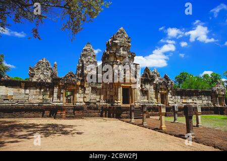 Bella scena del Parco storico Sadok Kok Thom, questo è un tempio Khmer 11 ° secolo in oggi è nella provincia di SA Kaeo, Thailandia. Foto Stock