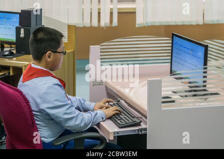 Una classe di studi informatici nel Palazzo dei Bambini di Mangyongdae, Corea del Nord Foto Stock