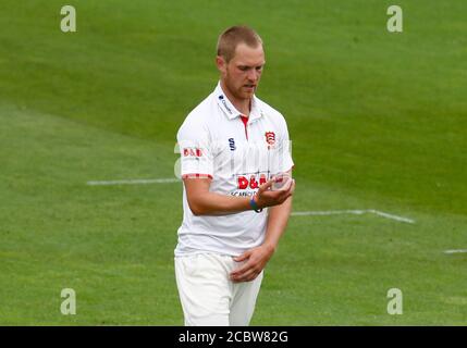 HOVE, Regno Unito, 15 AGOSTO: Jamie Porter di Essex in azione durante il primo giorno del Bob Willis Trophy Southern Group tra Sussex CCC e Essex CCC at Foto Stock