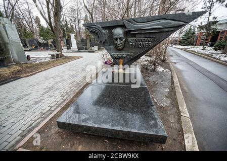 Tomba di Andrei Tupolev, cimitero di Novodevichy, Mosca, Russia Foto Stock