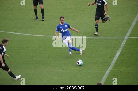 Gelsenkirchen, Germania. 15 agosto 2020. Firo: 15.08.2020, Calcio: Calcio: 1° campionato Bundesliga 2020/21 FC Schalke 04 - SC VERL. Mark uth, scena di gioco | utilizzo in tutto il mondo Credit: dpa/Alamy Live News Foto Stock